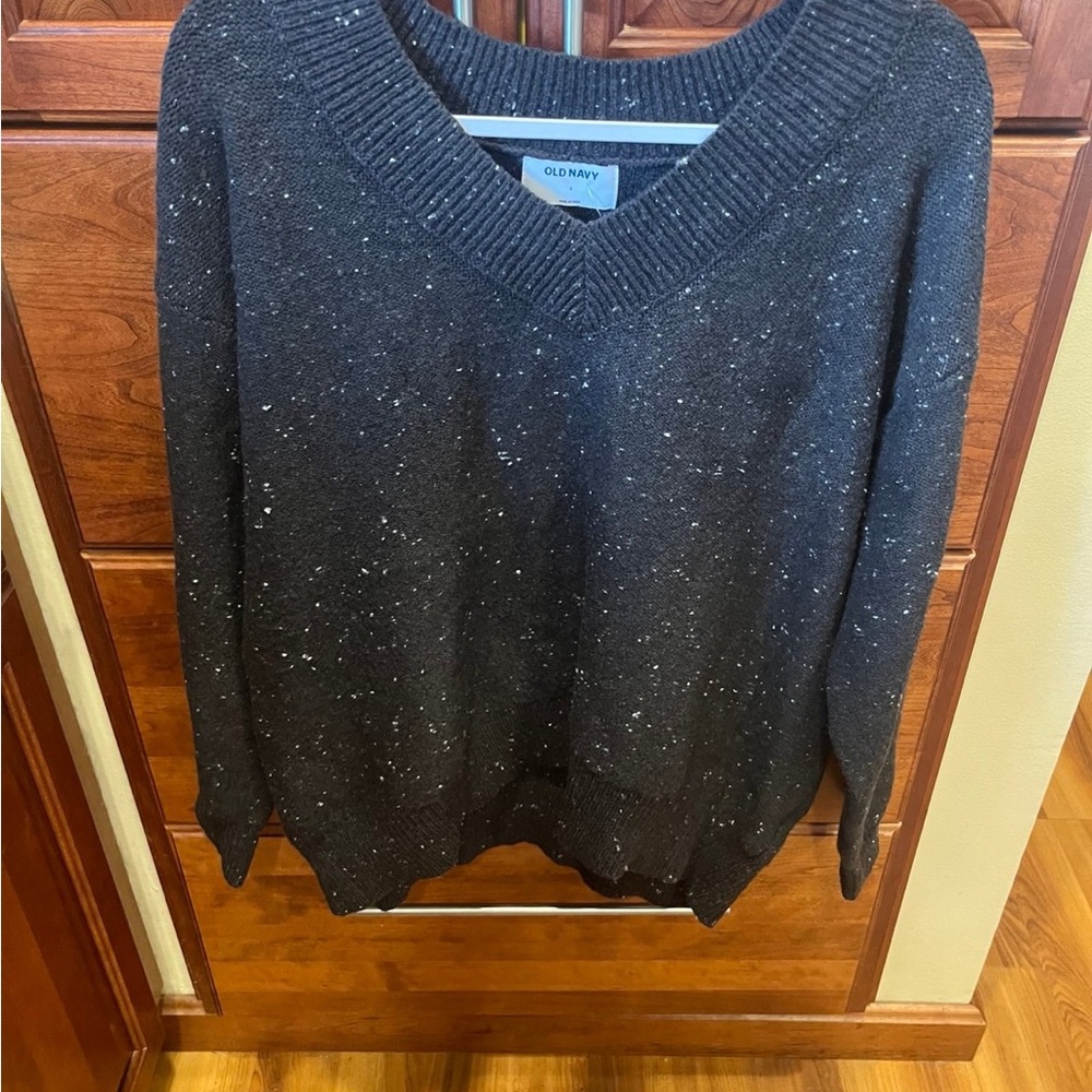 Old Navy Women's Black with white flecks  V-Neck Sweater NWT